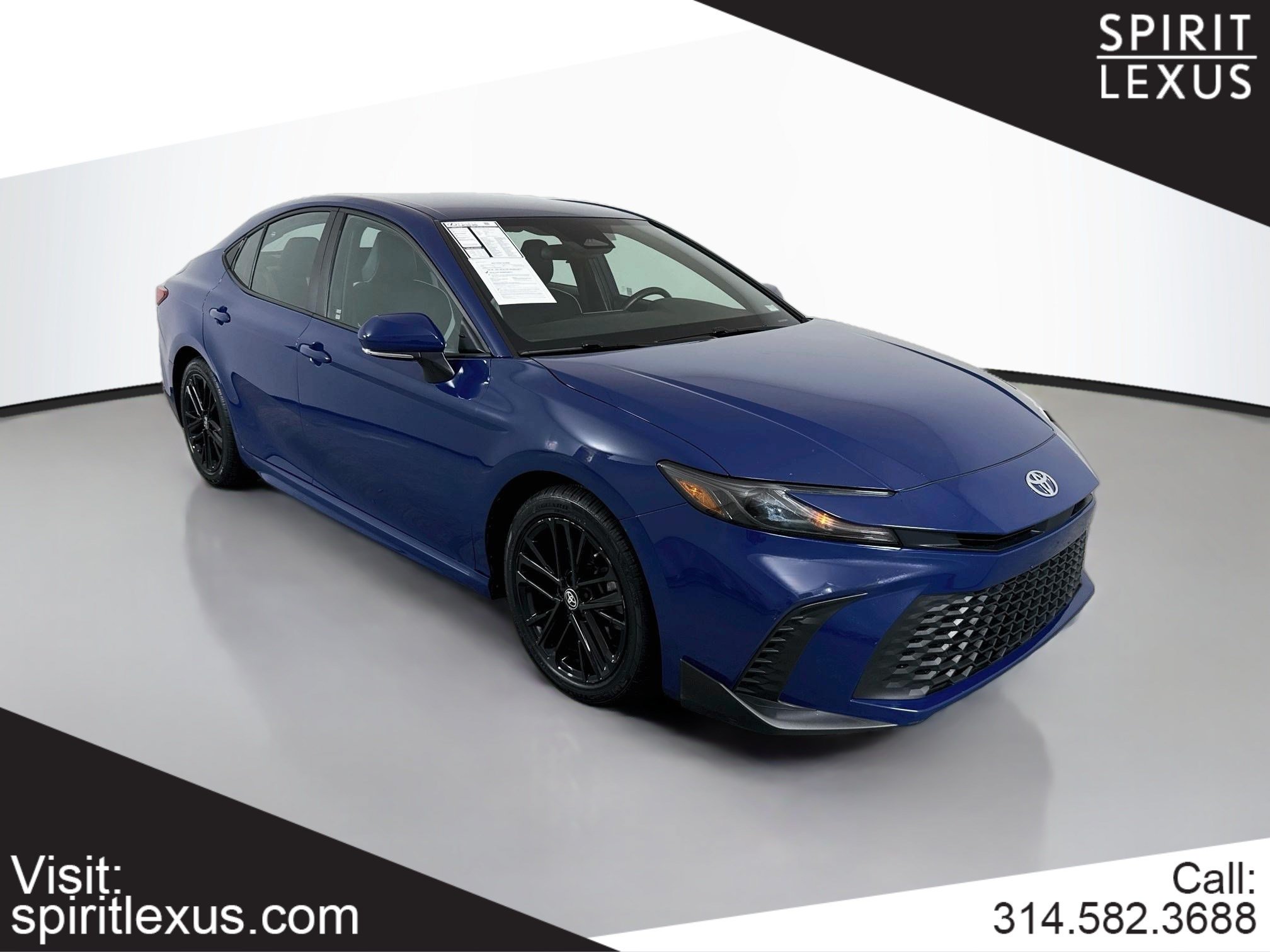 Used 2025 Toyota Camry SE FWD image 1