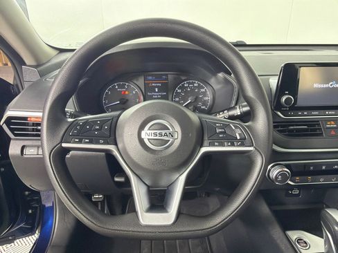 Used 2022 Nissan Altima 2.5 S FWD image 14