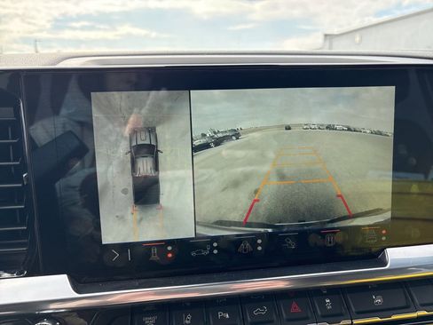 Used 2025 GMC Sierra 2500 SLT w/ SLT Premium Package image 35