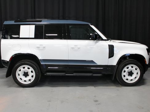 Used 2025 Land Rover Defender 110 S image 12