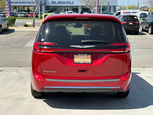 Used 2024 Chrysler Pacifica Touring-L FWD image 36