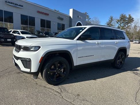 New 2026 Jeep Grand Cherokee L Limited w/ Limited Altitude Package AWD/4WD image 1
