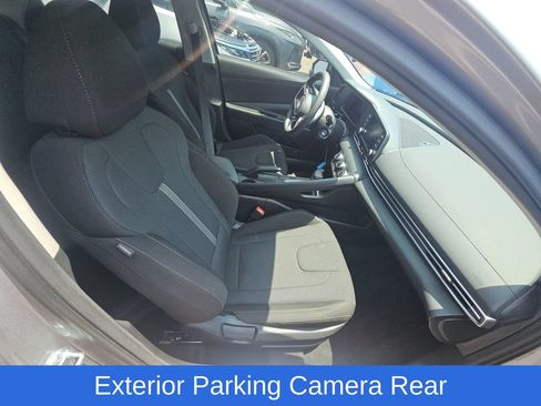Used 2025 Hyundai Elantra SE FWD image 5