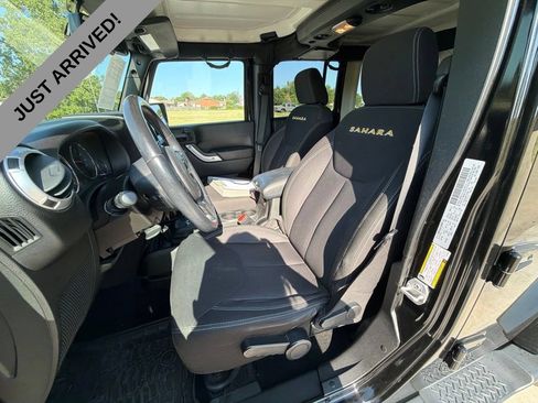 Used 2015 Jeep Wrangler Unlimited Sahara AWD/4WD image 12