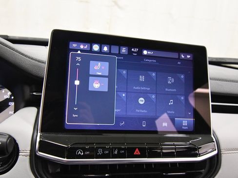 Used 2023 Jeep Compass Limited image 24