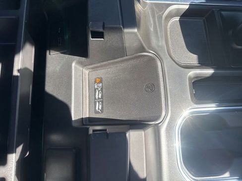 Used 2022 Chevrolet Silverado 1500 LT Trail Boss w/ Convenience Package II image 23