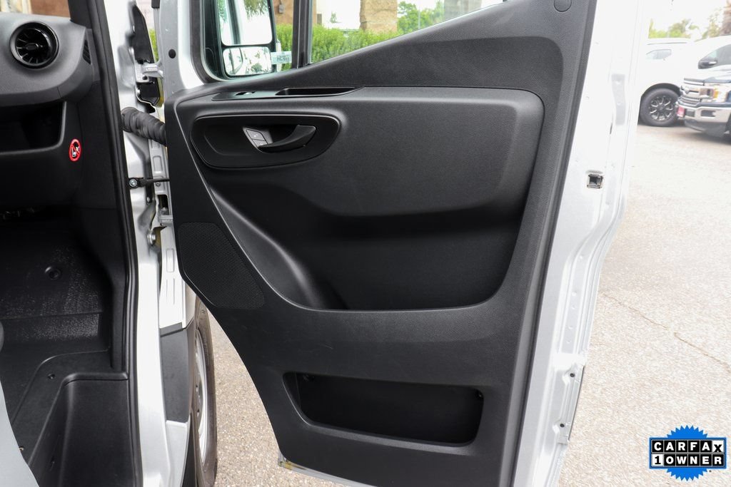 Used 2024 Mercedes-Benz Sprinter 2500 image 32