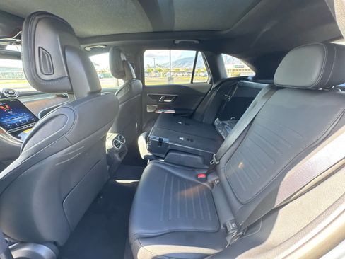 Used 2025 Mercedes-Benz GLC 300 image 17