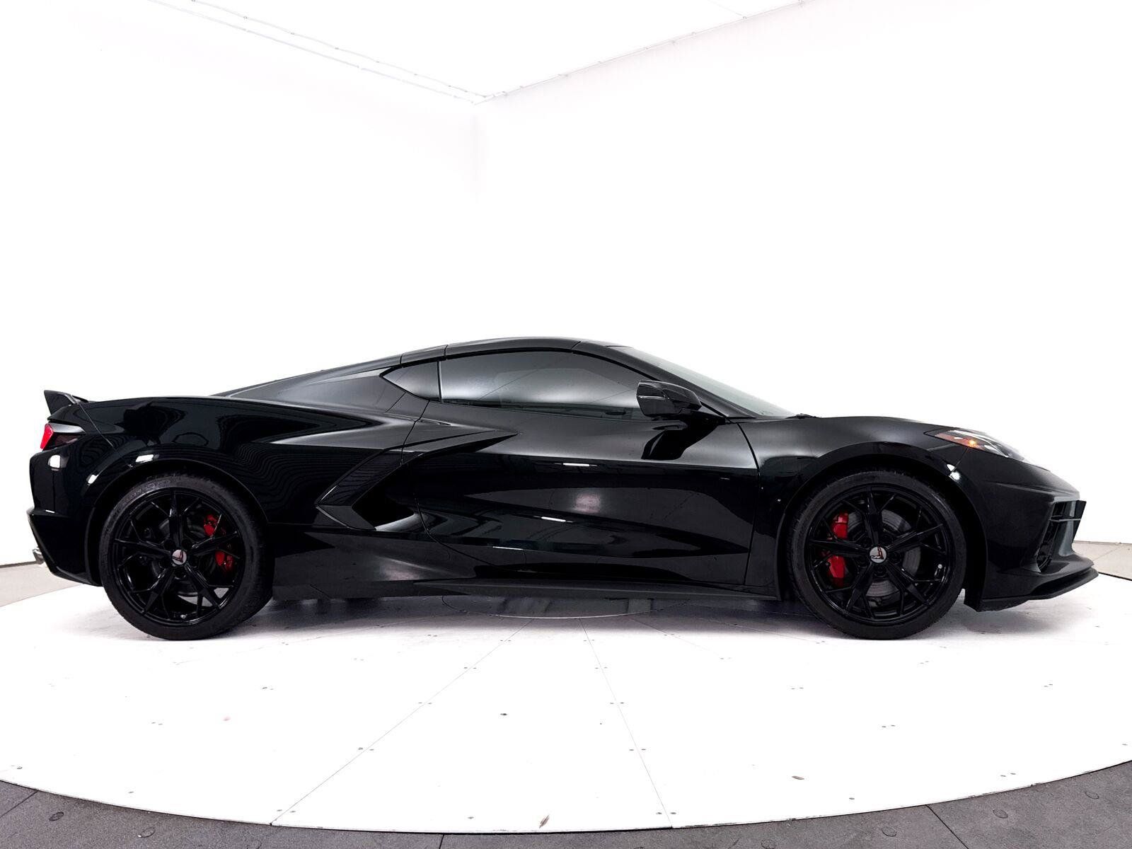 Used 2021 Chevrolet Corvette Stingray Premium Cpe w/ Z51 Performance Package RWD image 43