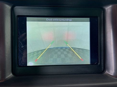 Used 2020 Dodge Charger SXT RWD image 13