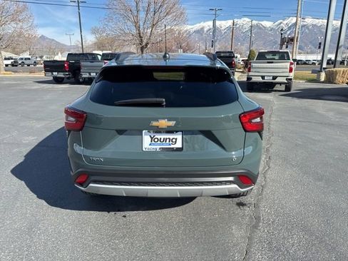 Certified 2025 Chevrolet Trax LT image 6