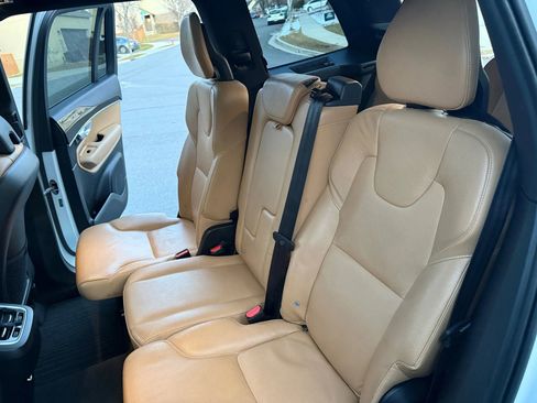 Used 2019 Volvo XC90 T6 Momentum AWD/4WD image 6