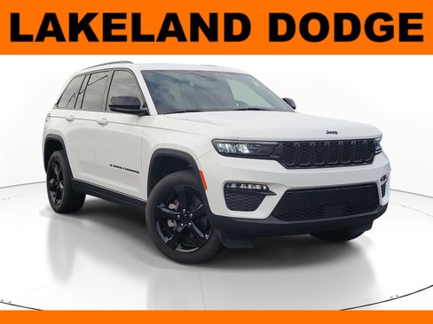 Used 2024 Jeep Grand Cherokee Limited w/ Black Appearance Package AWD/4WD image 1