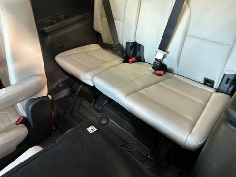 Used 2022 Kia Telluride SX w/ SX Prestige Package AWD/4WD image 16