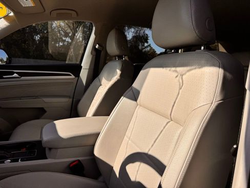 Used 2021 Volkswagen Atlas SE image 34