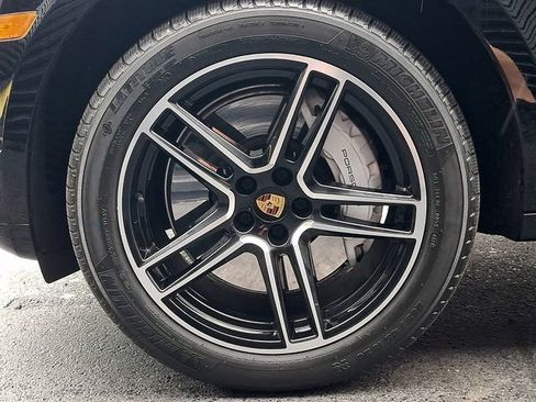 Certified 2021 Porsche Macan Turbo AWD/4WD image 15
