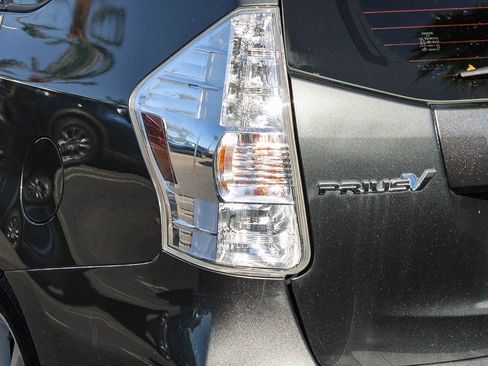 Used 2012 Toyota Prius V Five image 7