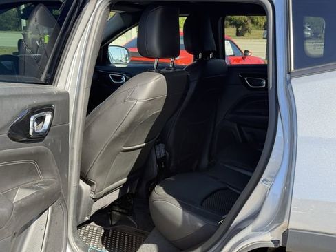 Used 2022 Jeep Compass Altitude w/ Convenience Group image 29