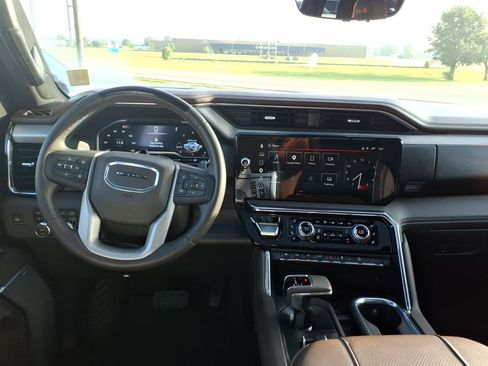 Used 2025 GMC Sierra 1500 Denali AWD/4WD image 12