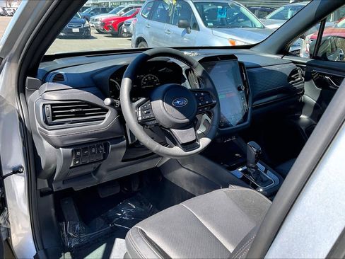Used 2025 Subaru Forester Touring image 18