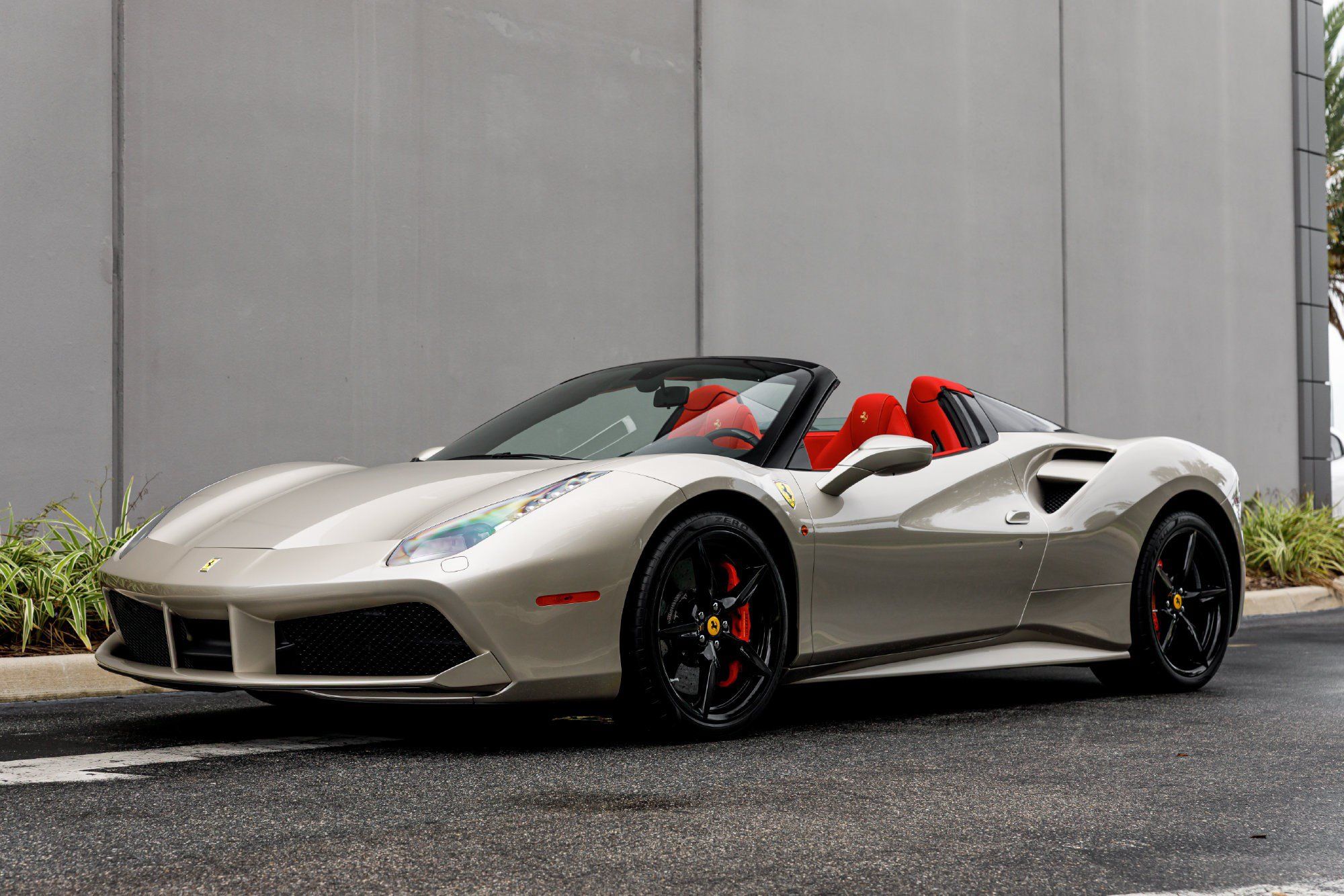 Used 2018 Ferrari 488 Spider RWD image 15