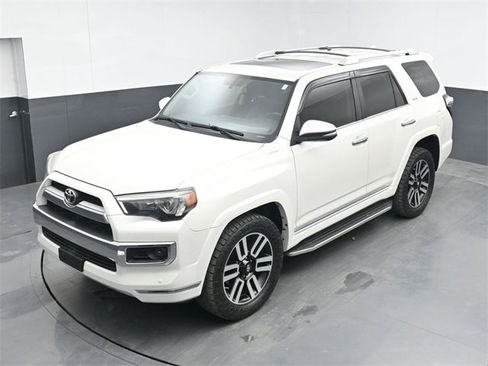 Used 2016 Toyota 4Runner Limited image 39
