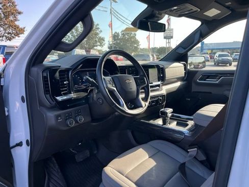Used 2024 Chevrolet Silverado 1500 LTZ w/ Z71 Off-Road Package AWD/4WD image 6
