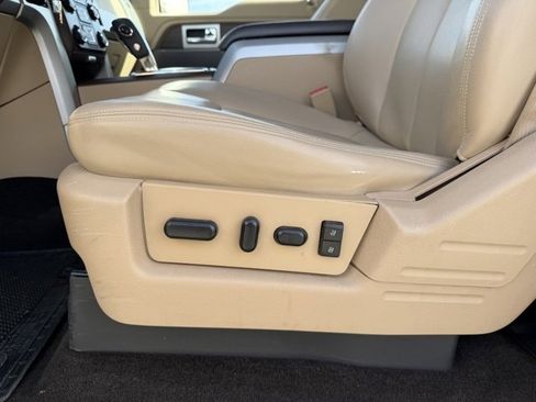 Used 2014 Ford F150 Lariat w/ Lariat Chrome Package image 9