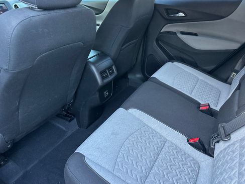 Used 2022 Chevrolet Equinox LT FWD image 11