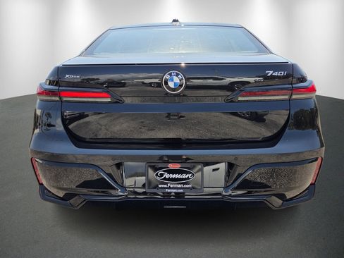 Used 2025 BMW 740i xDrive image 6