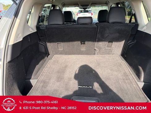 Certified 2023 Nissan Rogue SV FWD image 33