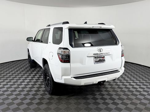Used 2021 Toyota 4Runner SR5 Premium image 10