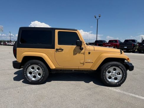 Used 2014 Jeep Wrangler Sahara w/ Connectivity Group AWD/4WD image 6