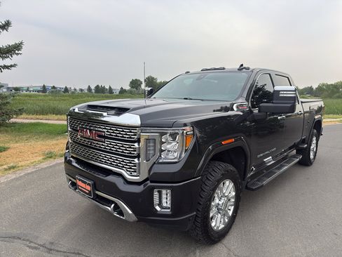 Used 2020 GMC Sierra 3500 Denali w/ Denali Ultimate Package AWD/4WD image 3