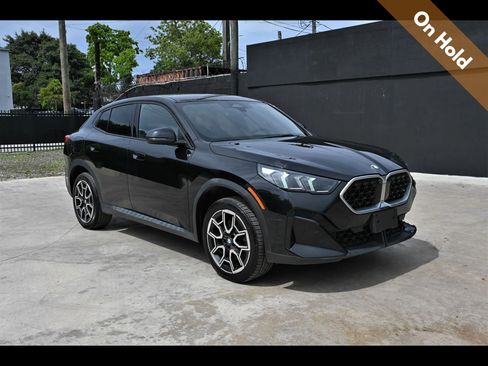 Used 2025 BMW X2 xDrive28i AWD/4WD image 1