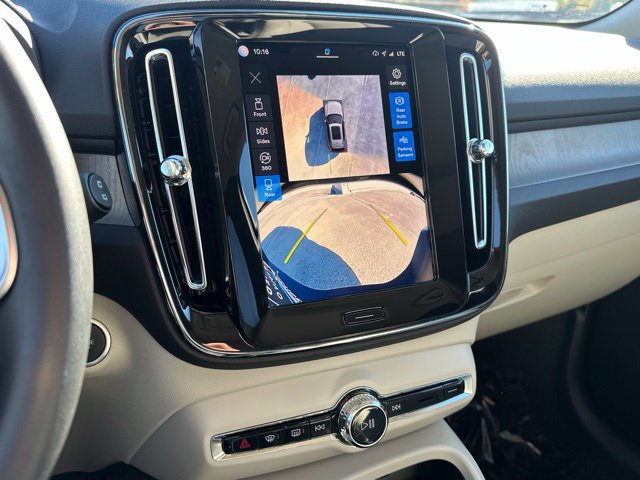 Certified 2025 Volvo XC40 B5 Plus w/ Protection Package Premier AWD/4WD image 23