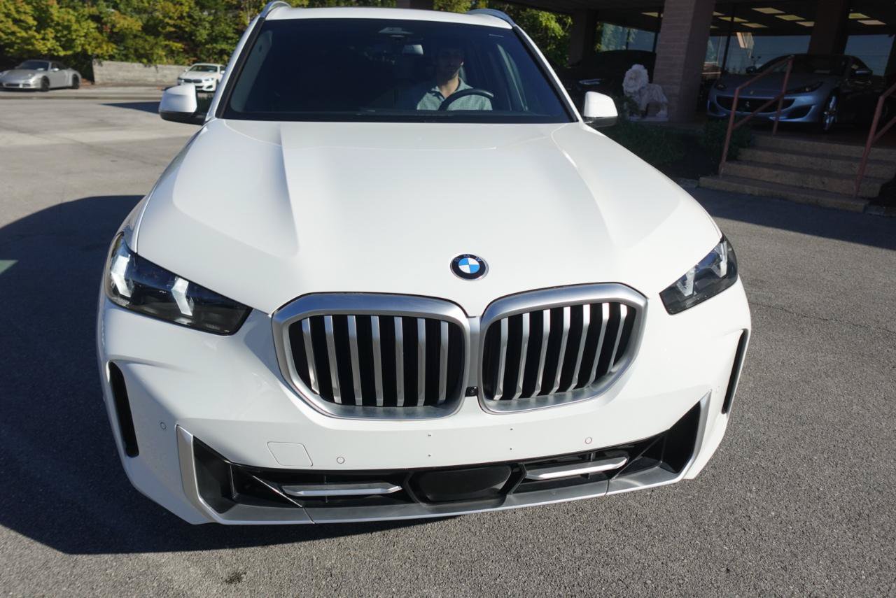 Used 2024 BMW X5 xDrive40i w/ Parking Assistance Package AWD/4WD image 6