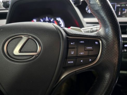 Used 2019 Lexus UX 200 F Sport image 17