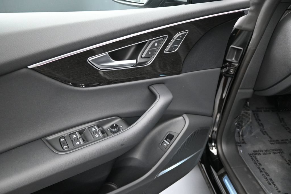 New 2026 Audi Q8 Premium AWD/4WD image 6