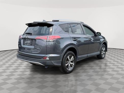 Used 2018 Toyota RAV4 XLE FWD image 9