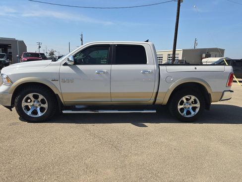 Used 2016 RAM 1500 Laramie w/ Convenience Group AWD/4WD image 6