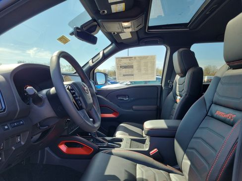 Used 2025 Nissan Frontier PRO-4X w/ Pro Premium Package image 15