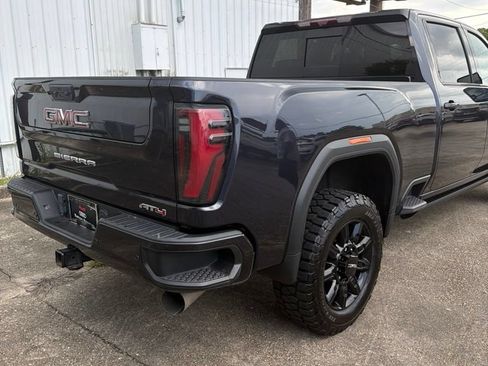 Used 2024 GMC Sierra 2500 AT4 w/ AT4 Premium Plus Package AWD/4WD image 4