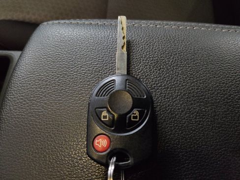 Used 2017 Ford Escape SE FWD image 32