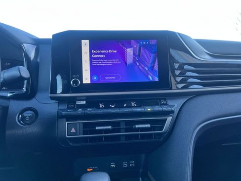 Used 2025 Toyota Camry LE image 18