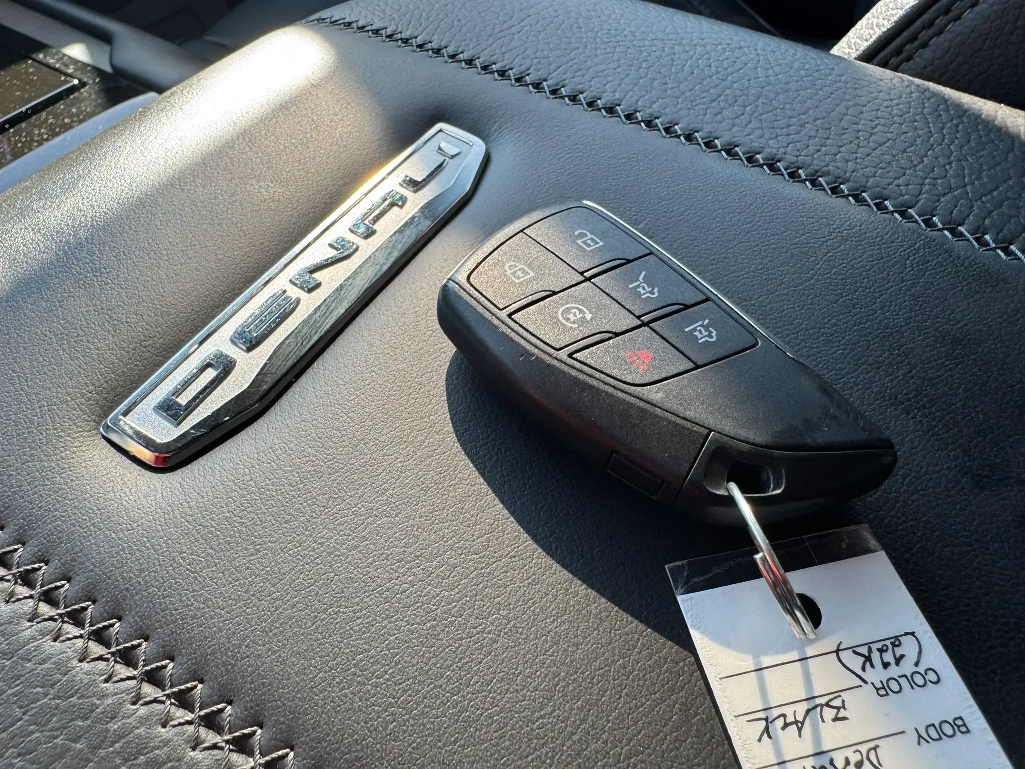 Used 2025 GMC Yukon Denali AWD/4WD image 24
