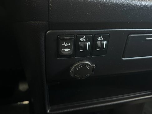 Used 2017 Toyota Sienna SE FWD image 26