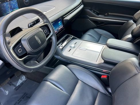 Certified 2025 Lincoln Navigator L Reserve AWD/4WD image 27