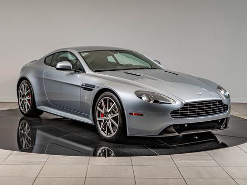 Used 2015 Aston Martin V8 Vantage GT RWD image 3