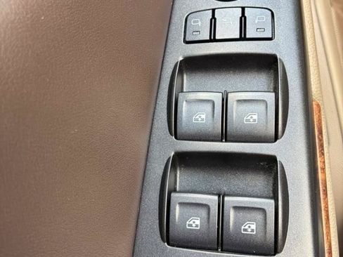 Used 2016 Chevrolet Tahoe LTZ AWD/4WD image 15
